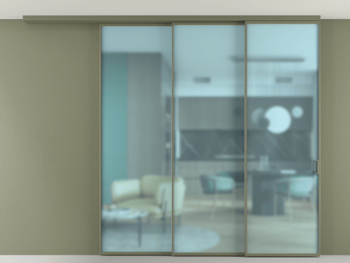 Перегородка Formato вдоль стены на потолок 3 створки с синхронным механизмом АЛПР 040.01 Алюминий оливковый тёмный Сатинированное голубое стекло, триплекс Цена 382108 ₽ | Volhovec