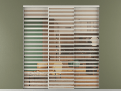 Алюминевая перегородка vn1+2_07_ Алюминий тёплый серый Прозрачное оранжевое стекло, триплекс, 6мм. Цвет Алюминий тёплый серый. Материал Алюминий в эмали. Коллекция Перегородка Formato внутри проёма трёхстворчатая. Картинка.