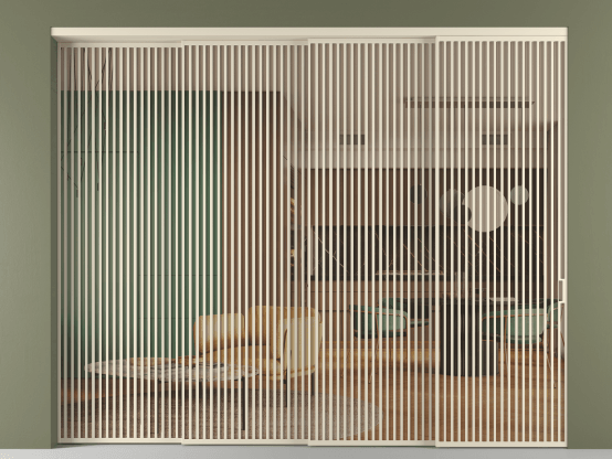 Алюминевая перегородка vn4_06_ Алюминий бежево-серый Прозрачное оранжевое стекло, триплекс, 6мм. Цвет Алюминий бежево-серый. Материал Алюминий в эмали. Коллекция Перегородка Formato внутри проёма 4 створки с синхронным механизмом. Картинка.